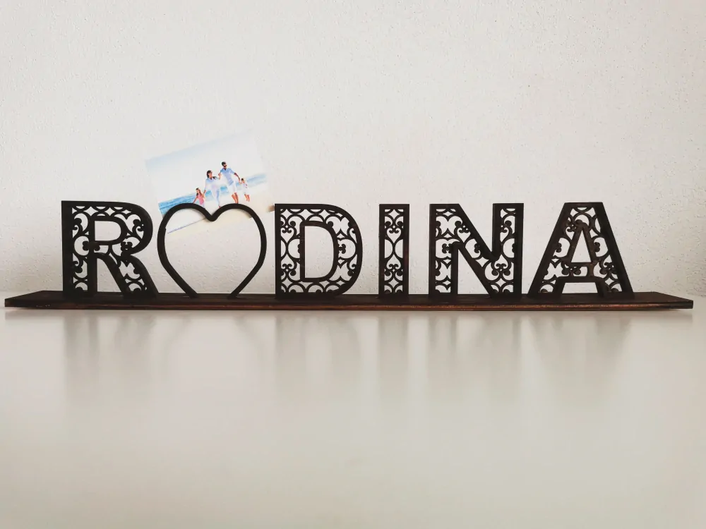 Nápis RODINA
