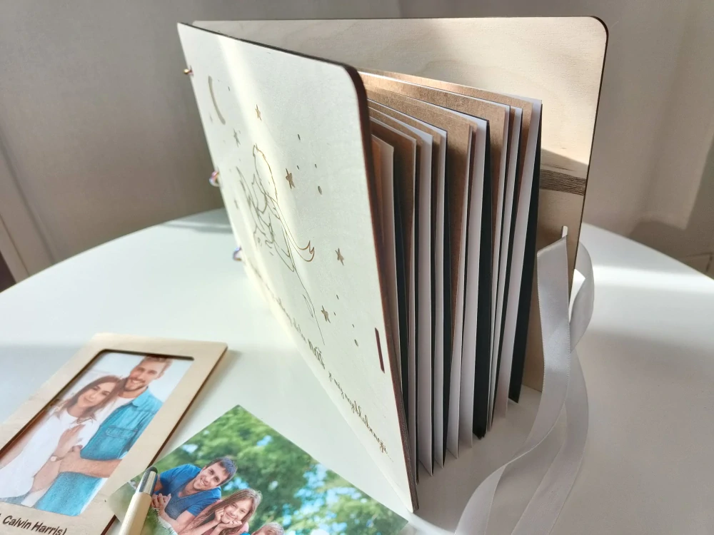 Drevený fotoalbum
