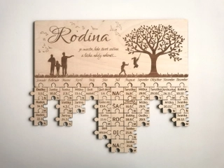 Drevený rodinný kalendár